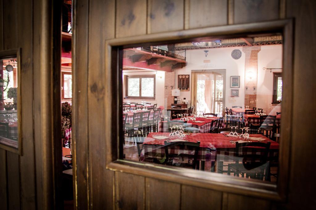 La Taverna Dei Briganti Hotel Cotronei Екстериор снимка