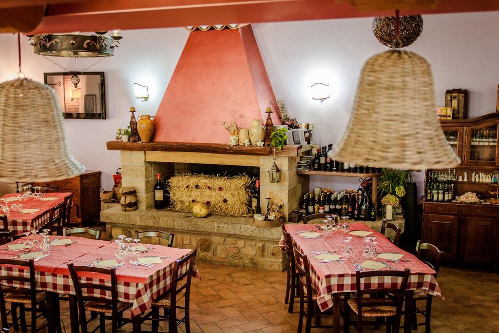La Taverna Dei Briganti Hotel Cotronei Екстериор снимка