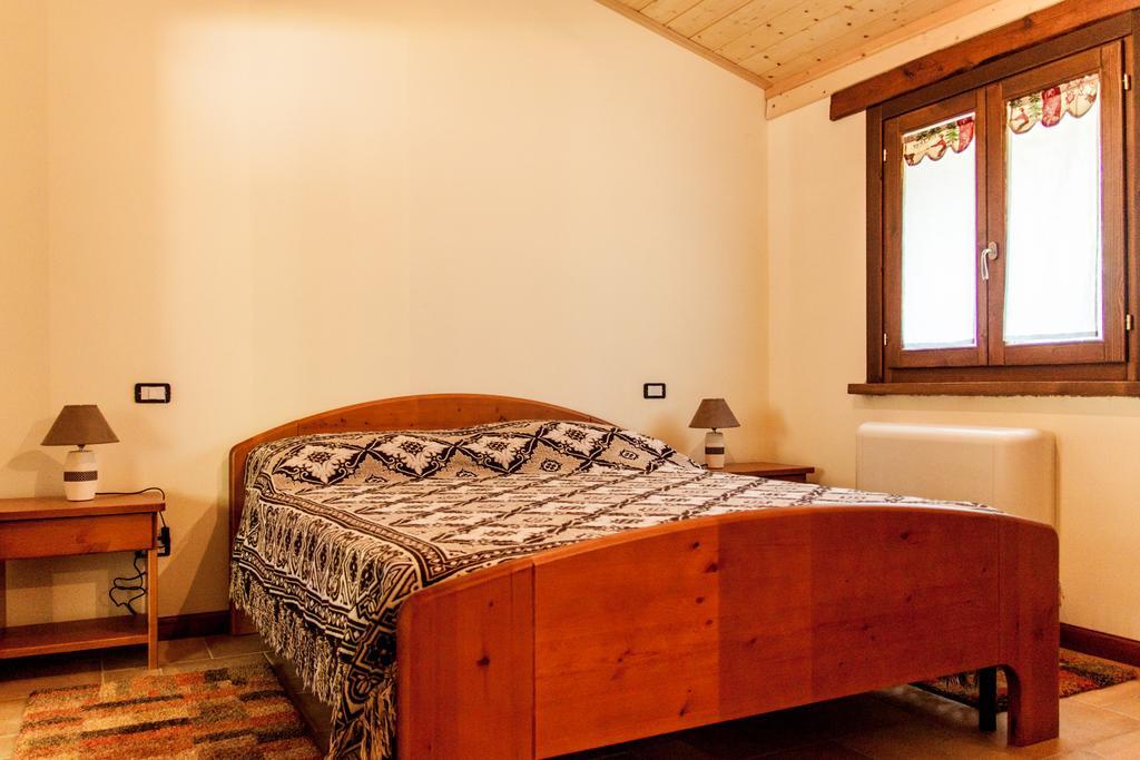 La Taverna Dei Briganti Hotel Cotronei Стая снимка
