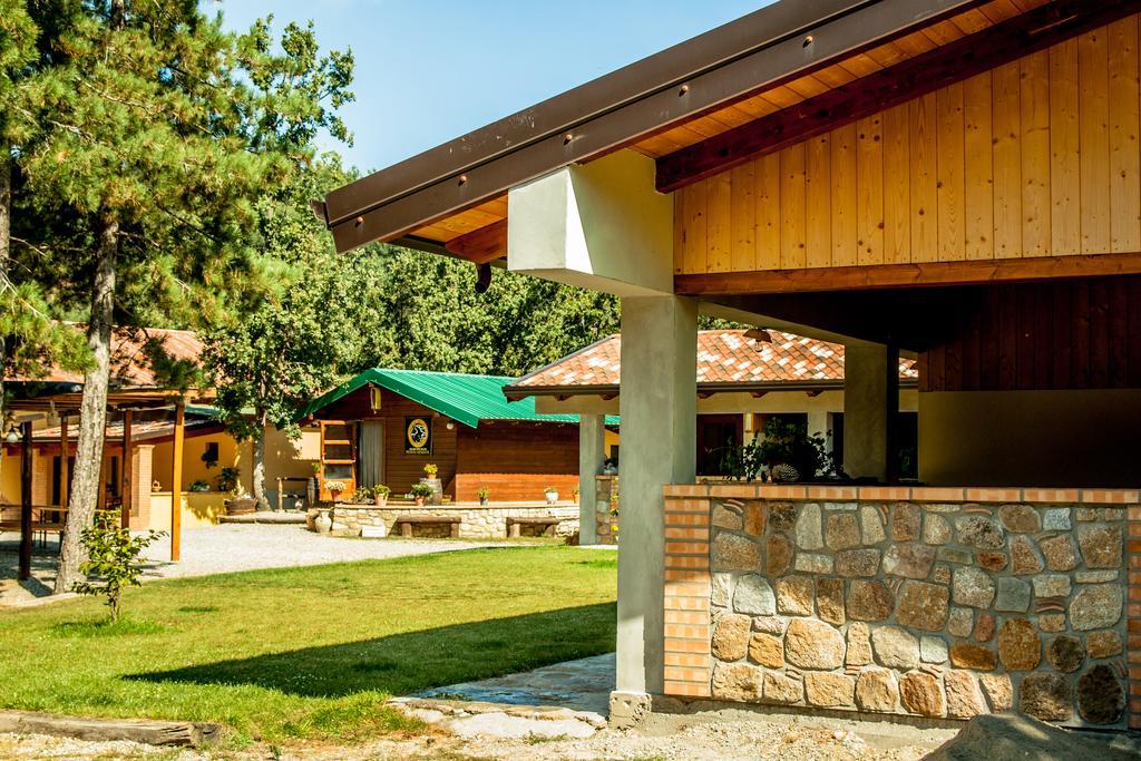 La Taverna Dei Briganti Hotel Cotronei Екстериор снимка
